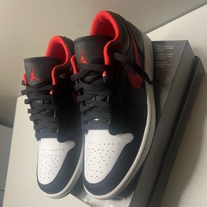 Size 10.5 Jordan 1 Low Retro OG Black Toe